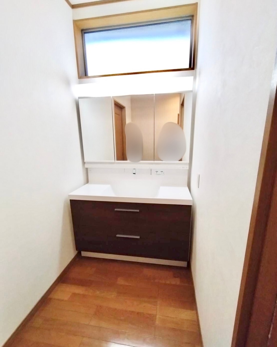 LIXIL クレヴィW1200 写真